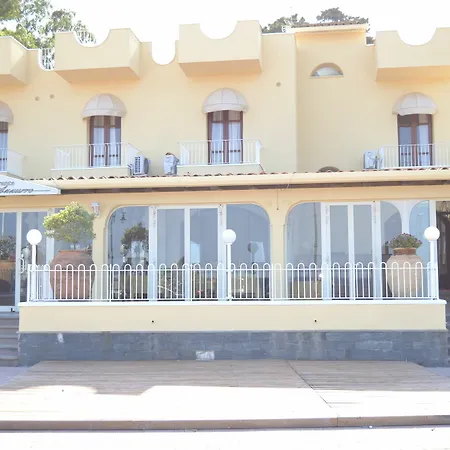 Porto Azzurro Hotel 3*